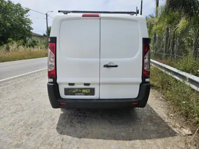Citroën Jumpy 2011 - 8250 EUR, 285000 km - AUTO.MOTO.pt - 285000km - foto 4 de 10