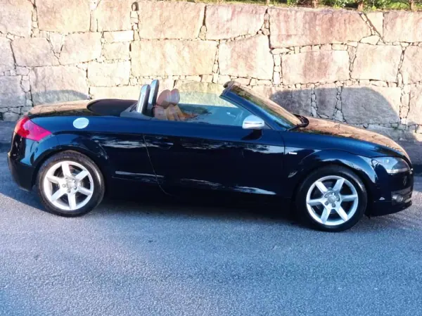 Audi TT Roadster 2007 - 12990 EUR, 208000 km - AUTO.MOTO.pt - 208000km - foto 7 de 22