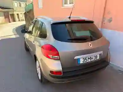 Renault Clio 2011 — photo 4 of 10