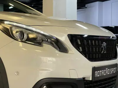 Peugeot 2008 2017 - 10990 EUR, 102000 km - AUTO.MOTO.pt - 102000km - foto 27 de 40