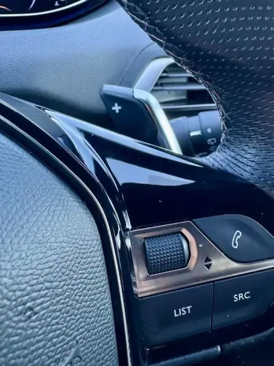 Peugeot 5008 2019 - 26500 EUR, 76030 km - AUTO.MOTO.pt - 76030km - foto 15 de 31