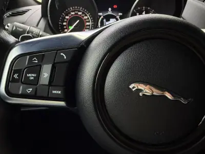 Jaguar F-Type 2018 - 48950 EUR, 57634 km - 57634km - foto 27 de 43