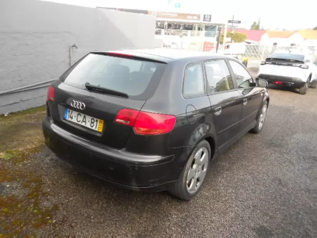 Audi A3 2006 - 9500 EUR, 253000 km - AUTO.MOTO.pt - 253000km - foto 5 de 11