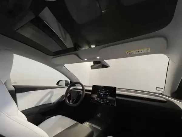 Tesla Model 3 2024 — foto 3 de 51