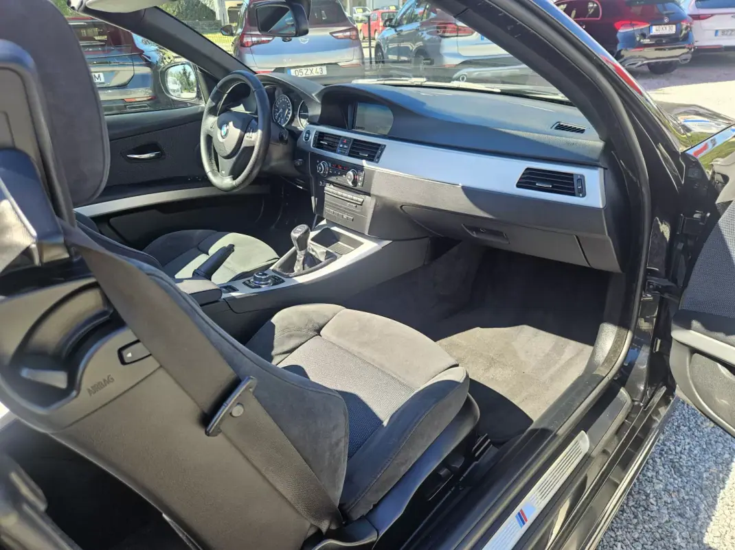 BMW 320 2011 - 17900 EUR, 109602 km - 109602km - foto 26 de 47