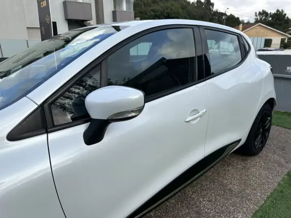 Renault Clio 2018 - 10900 EUR, 138929 km - AUTO.MOTO.pt - 138929km - foto 19 de 46
