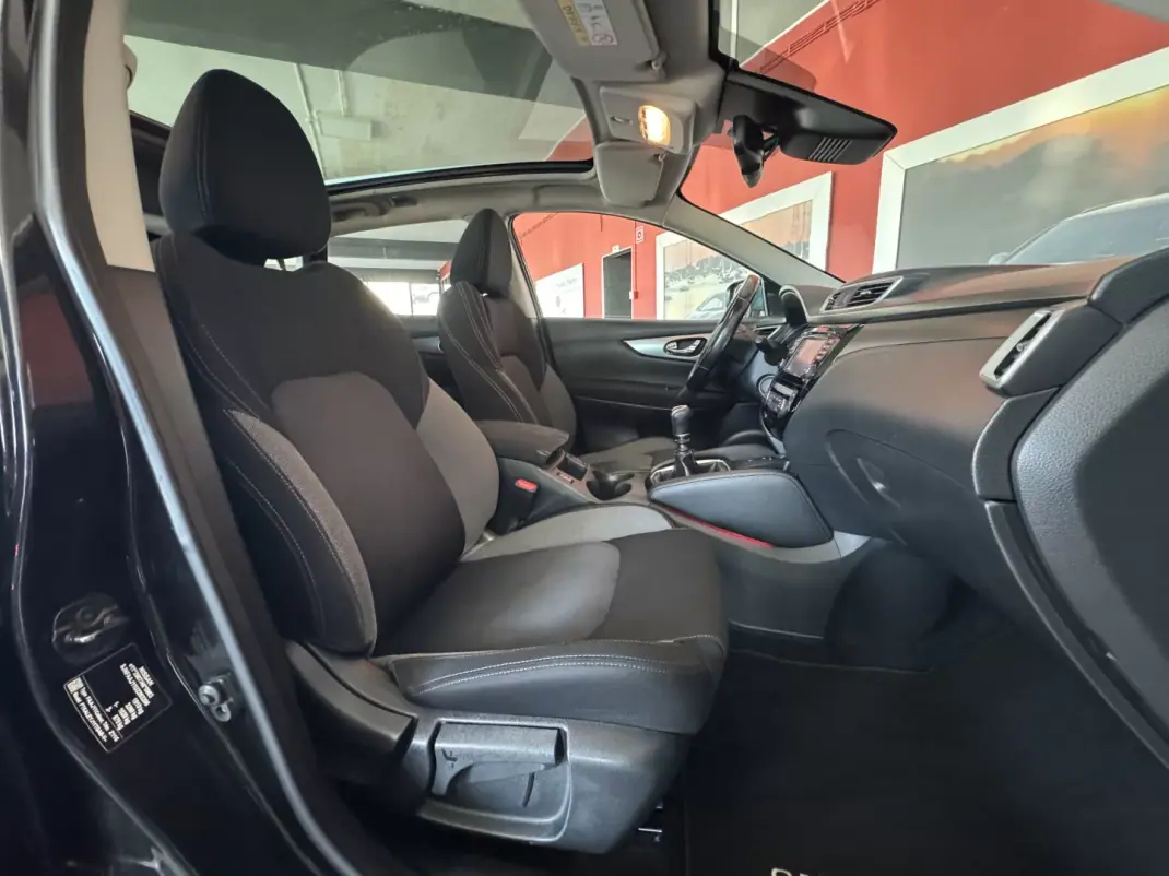 Nissan Qashqai 2018 - 16990 EUR, 168662 km - AUTO.MOTO.pt - 168662km - foto 13 de 21