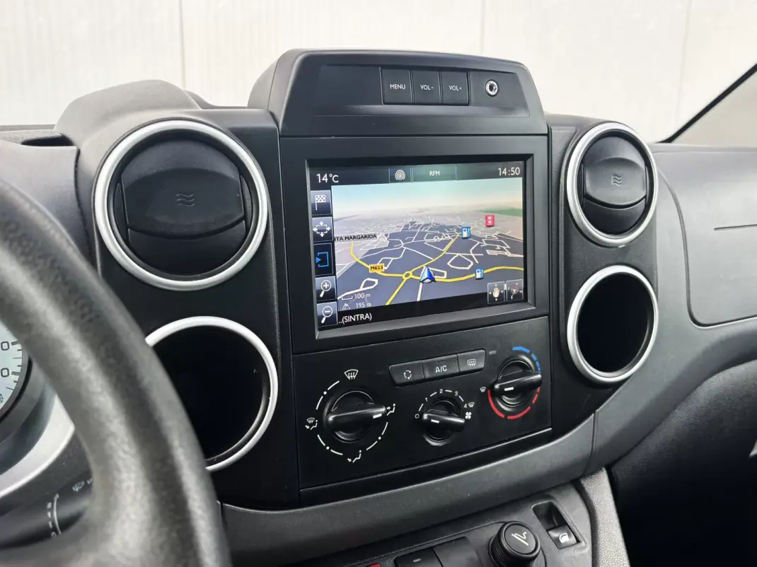 Peugeot Partner 2018 - 14900 EUR, 140000 km - AUTO.MOTO.pt - 140000km - foto 25 de 37