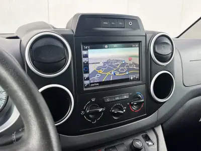 Peugeot Partner 2018 - 14900 EUR, 140000 km - AUTO.MOTO.pt - 140000km - foto 25 de 37