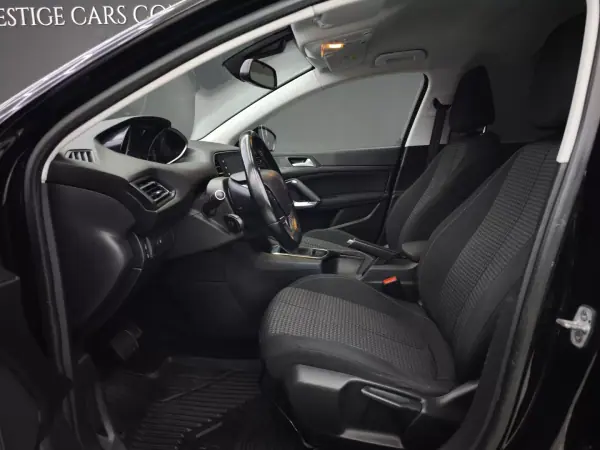 Peugeot 308 2017 - 13950 EUR, 183610 km - AUTO.MOTO.pt - 183610km - foto 19 de 45