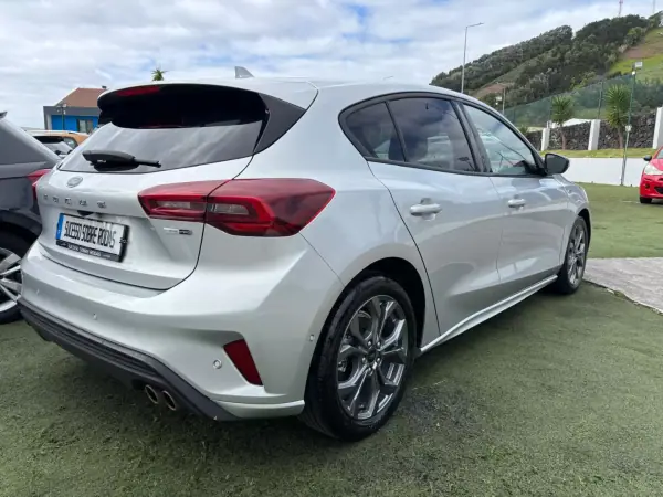 Ford Focus 2024 - 22490 EUR, 35103 km - AUTO.MOTO.pt - 35103km - foto 8 de 14