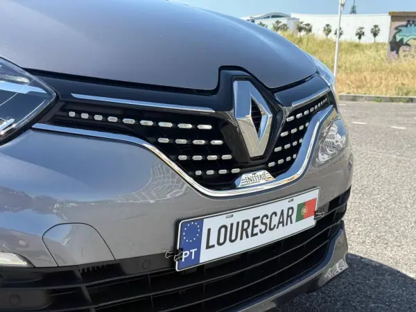 Renault Captur 2017 - 13995 EUR, 95250 km - AUTO.MOTO.pt - 95250km - foto 19 de 48