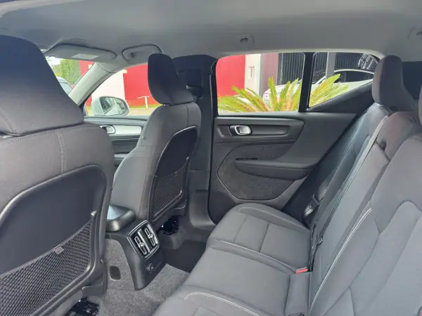 Volvo XC 40 2021 - 24500 EUR, 121000 km - AUTO.MOTO.pt - 121000km - foto 15 de 42