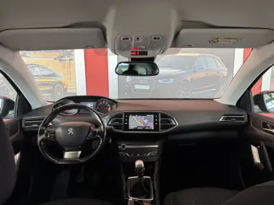 Peugeot 308 SW 2018 - 13500 EUR, 49820 km - AUTO.MOTO.pt - 49820km - foto 18 de 18