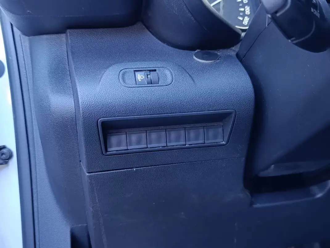 Citroën 2021 - 13900 EUR, 149852 km - 149852km - foto 5 de 11