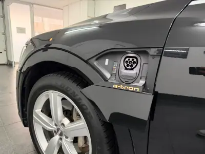 Audi e-tron 2019 - 27990 EUR, 113000 km - AUTO.MOTO.pt - 113000km - foto 7 de 35