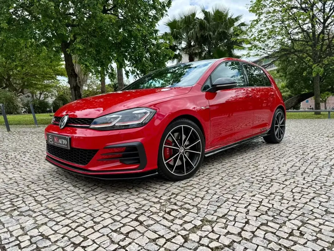 Volkswagen Golf 2019 - 31990 EUR, 110300 km - AUTO.MOTO.pt - 110300km - foto 1 de 38