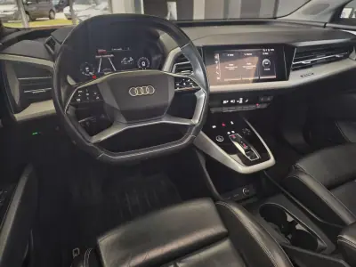Audi Q4 e-tron 2021 - 26990 EUR, 104822 km - AUTO.MOTO.pt - 104822km - foto 12 de 33