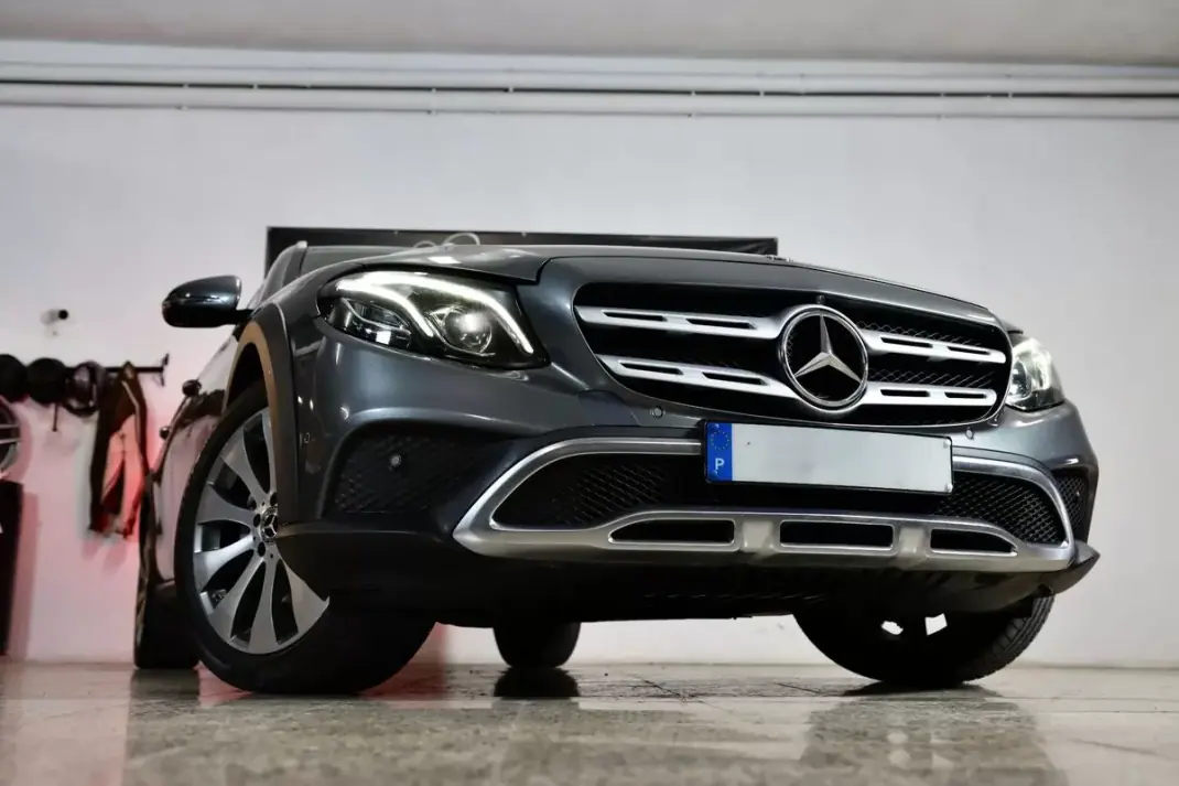 Mercedes-Benz E 220 2018 - 29900 EUR, 230000 km - AUTO.MOTO.pt - 230000km - foto 2 de 32