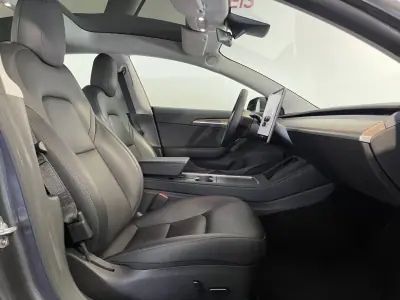 Tesla Model 3 2022 - 29700 EUR, 49000 km - AUTO.MOTO.pt - 49000km - foto 17 de 43