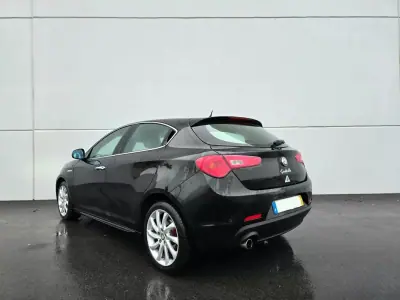 Alfa Romeo Giulietta 2011 - 5990 EUR, 200000 km - AUTO.MOTO.pt - 200000km - foto 5 de 23