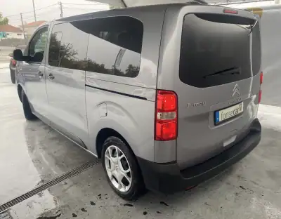Citroën Jumpy 2020 - 24490 EUR, 170415 km - AUTO.MOTO.pt - 170415km - foto 4 de 15