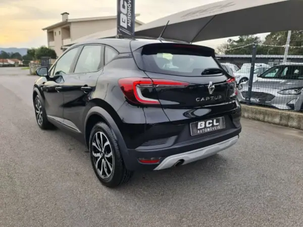 Renault Captur 2020 - 17990 EUR, 150000 km - AUTO.MOTO.pt - 150000km - foto 4 de 43