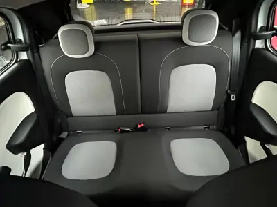 Renault Twingo 2018 - 10500 EUR, 113670 km - AUTO.MOTO.pt - 113670km - foto 15 de 18