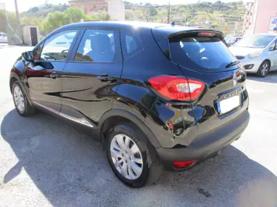 Renault Captur 2013 - 11500 EUR, 147000 km - AUTO.MOTO.pt - 147000km - foto 6 de 12