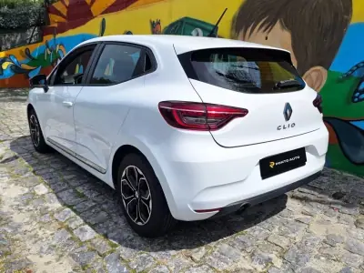 Renault Clio 2020 - 10990 EUR, 130000 km - AUTO.MOTO.pt - 130000km - foto 2 de 7