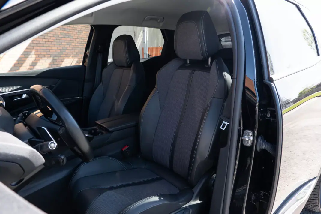 Peugeot 3008 2021 - 24500 EUR, 64845 km - AUTO.MOTO.pt - 64845km - foto 19 de 23