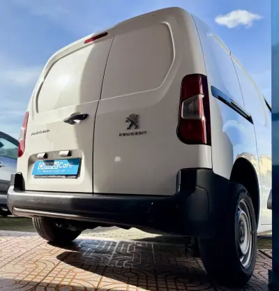 Peugeot Partner 1.5 BlueHdi L1 102Cv | CARPLAY | IVA DEDUTÍVEL 2023 - 14950 EUR, 98000 km - AUTO.MOTO.pt - 98000km - foto 11 de 22