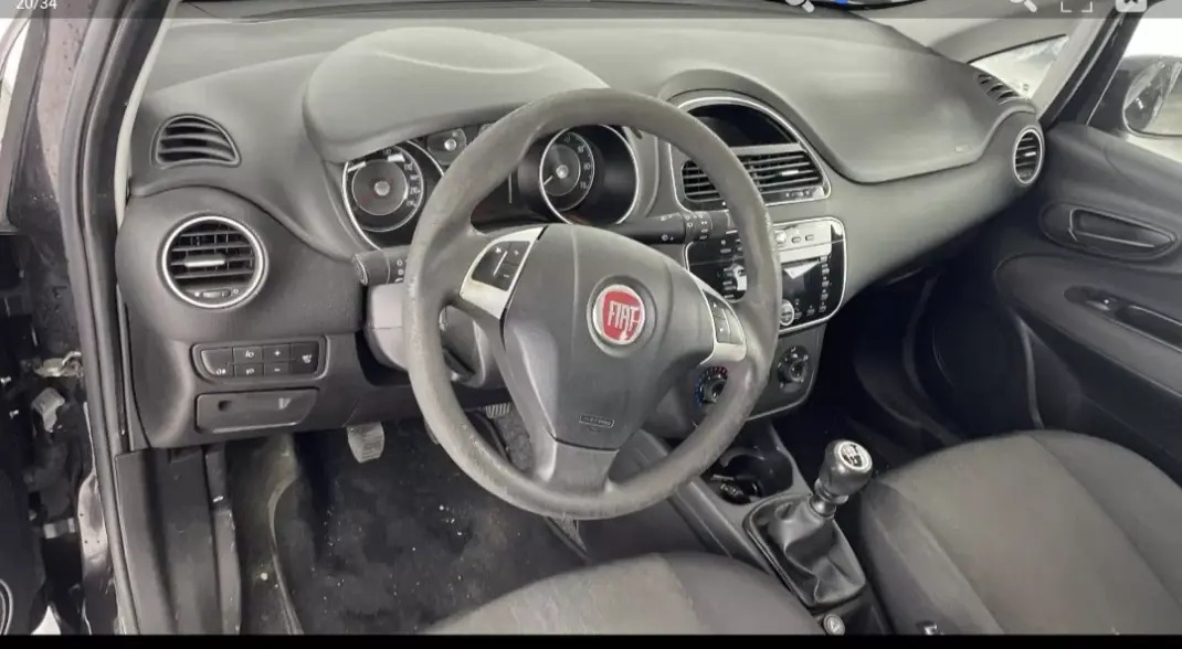 Fiat Punto 2015 - 8250 EUR, 165001 km - 165001km - foto 13 de 16