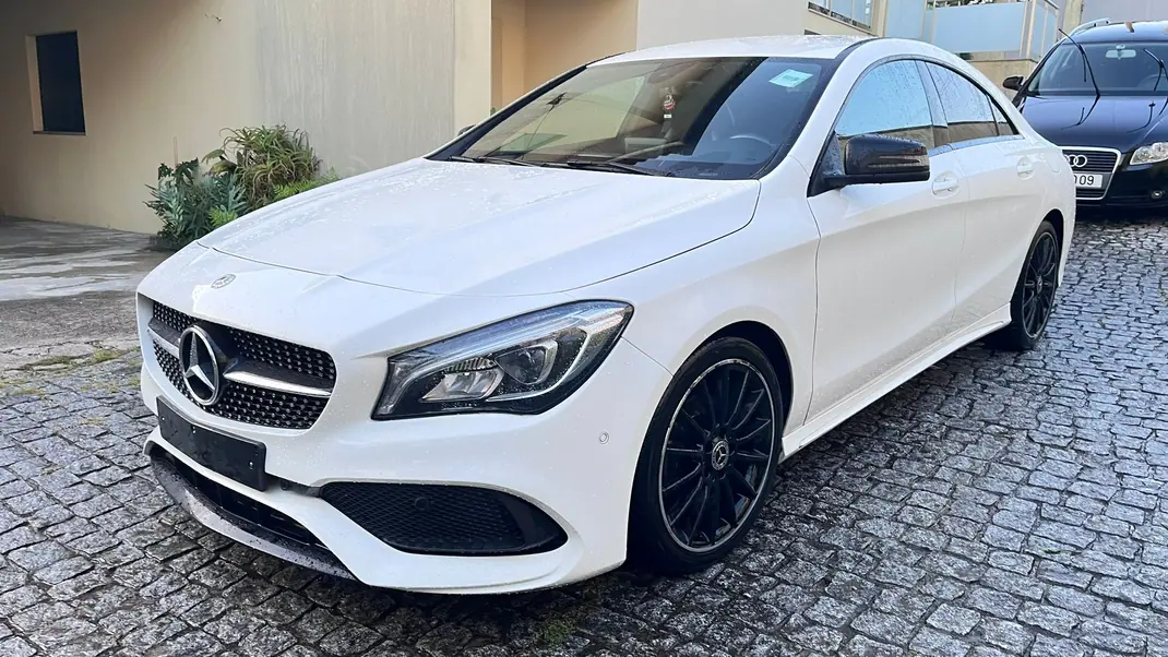 Mercedes-Benz CLA 180 2018 - 18990 EUR, 170000 km - AUTO.MOTO.pt - 170000km - foto 1 de 10