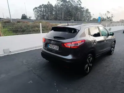 Nissan Qashqai 2016 - 12500 EUR, 183100 km - AUTO.MOTO.pt - 183100km - foto 10 de 36
