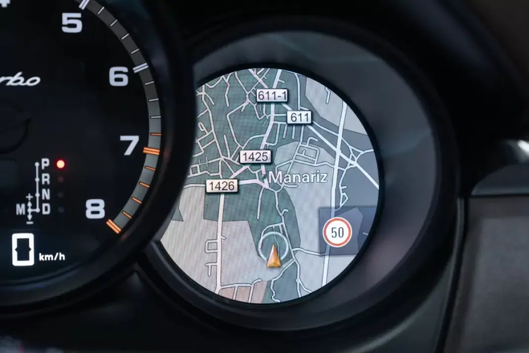 Porsche Macan 2016 - 49950 EUR, 131000 km - AUTO.MOTO.pt - 131000km - foto 34 de 53