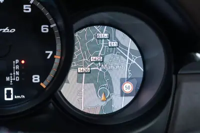 Porsche Macan 2016 - 49950 EUR, 131000 km - AUTO.MOTO.pt - 131000km - foto 34 de 53