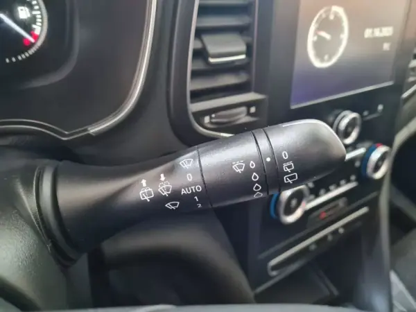 Renault Mégane 2016 - 13600 EUR, 152000 km - AUTO.MOTO.pt - 152000km - foto 10 de 21