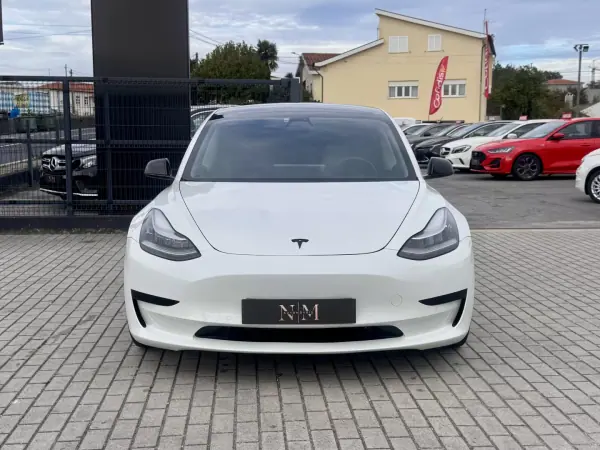 Tesla Model 3 2020 — foto 3 de 19