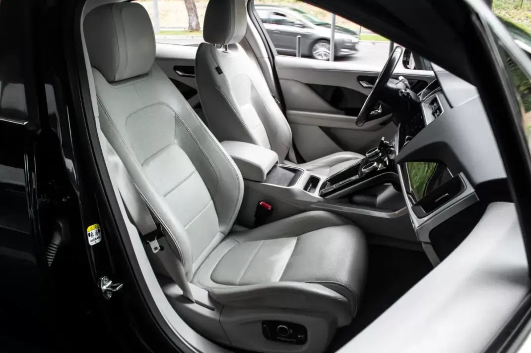 Jaguar I-Pace 2018 - 22990 EUR, 116299 km - AUTO.MOTO.pt - 116299km - foto 15 de 43