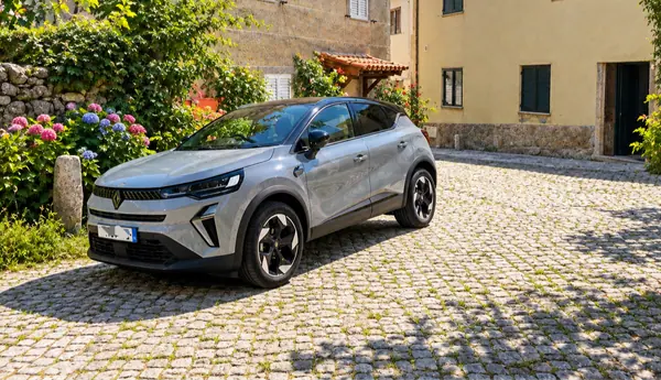 Renault Captur 1.0 TCe Techno 2024 Petrol — 39 700 km · Aveiro Renault Captur 1.0 TCe Techno 2024 Petrol