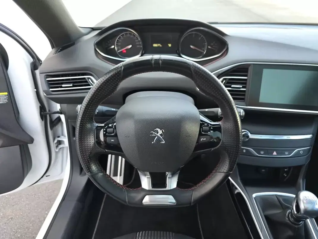 Peugeot 308 SW 2017 - 13750 EUR, 136500 km - 136500km - foto 13 de 36