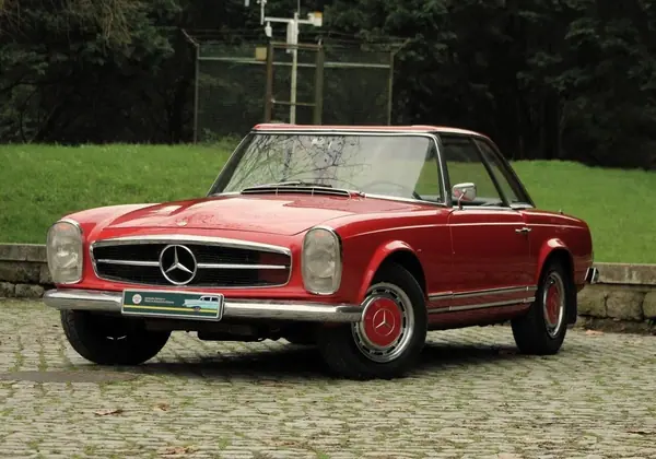 Mercedes-Benz 230 SL Pagoda 1965 Gasolina — 37 400 km · Porto Mercedes-Benz 230 SL Pagoda 1965 Gasolina