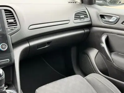 Renault Mégane Sport Tourer 2019 - 12900 EUR, 128050 km - AUTO.MOTO.pt - 128050km - foto 5 de 18