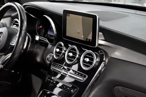 Mercedes-Benz GLC 250 2017 - 36990 EUR, 179000 km - AUTO.MOTO.pt - 179000km - foto 24 de 29
