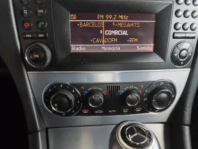 Mercedes-Benz CLC 180 2010 - 9500 EUR, 269000 km - AUTO.MOTO.pt - 269000km - foto 30 de 33