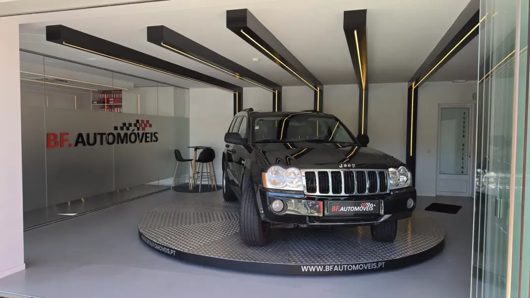 Jeep Grand Cherokee 2005 - 19900 EUR, 267367 km - 267367km - foto 10 de 52