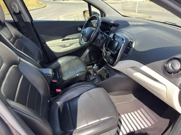 Renault Captur 2017 - 13995 EUR, 95250 km - AUTO.MOTO.pt - 95250km - foto 28 de 48