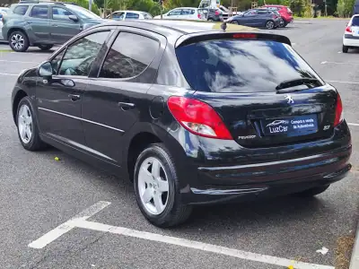 Peugeot 207 2011 - 5480 EUR, 219000 km - AUTO.MOTO.pt - 219000km - foto 11 de 38