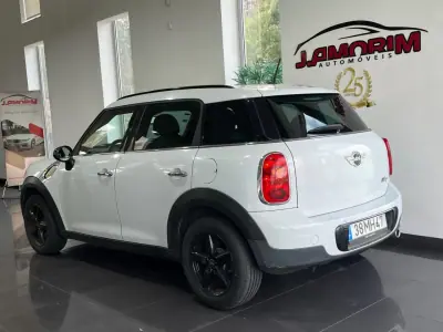 MINI Countryman 2011 - 9999 EUR, 208121 km - AUTO.MOTO.pt - 208121km - foto 4 de 21